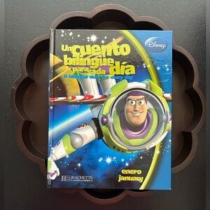 Disney Bilingual Book ~ January story for everyday